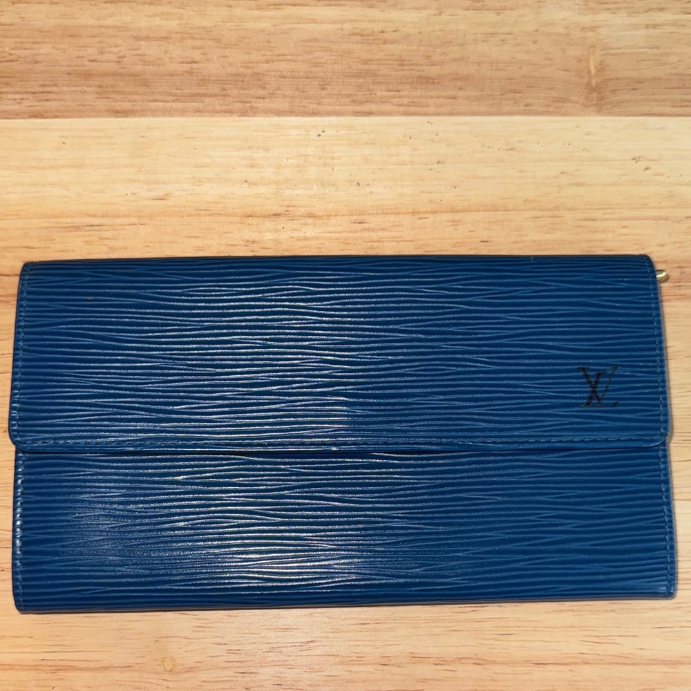 Louis Vuitton Toledo blue epi Sarah wallet organizer